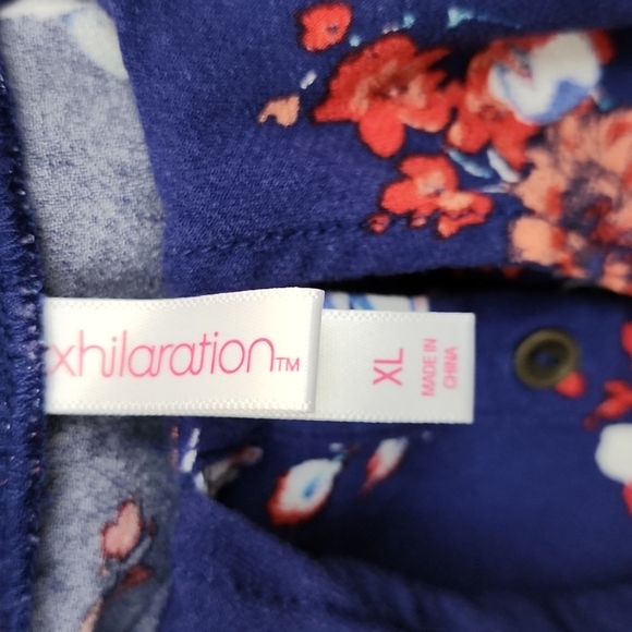 Xhilaration Cold Shoulder Button Down Tunic Top XL - Picture 6 of 7